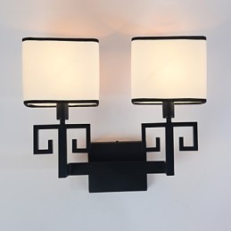 Moderne, zeitgenössische rustikale Lodge, moderne, zeitgenössische Landhausmalerei für ein Ambiente im Mini-Stil
