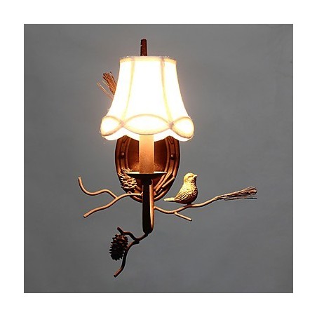 Nordamerikanische Vintage-Wandlampe aus Metall mit Vogel und Tannenzapfen aus Kunstharz, passend für die Wandleuchte im Wohnzimmer und Esszimmer Nordamerikanische Vintage-Wandlampe aus Metall mit Vogel und Tannenzapfen aus Kunstharz, passend für die Wandleuchte im Wohnzimmer und Esszimmer