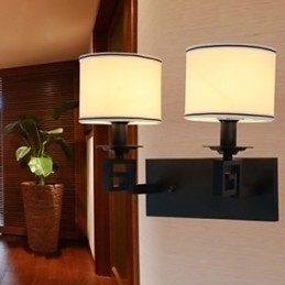 Moderne, zeitgenössische rustikale Lodge, moderne, zeitgenössische Landhausmalerei für ein Ambiente im Mini-Stil