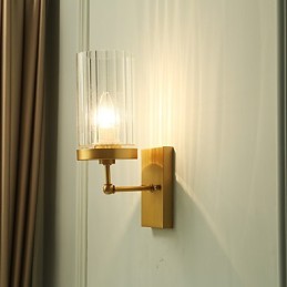 Traditionelles klassisches Landhaus-Messing-Feature für Uplight-Wandleuchten im Mini-Stil