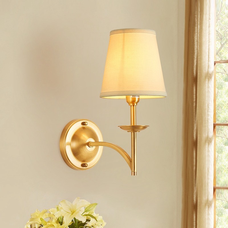 Luxuriöse, rustikale Retro-Vintage-Kerzen-Wandleuchte mit 1 Licht aus reinem Messing mit Stoffschirm, speziell für Hotel, Schlafzimmer, Ausstellungsraum, Wohnzimmer, Esszimmer
