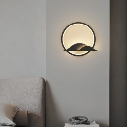 Nordische Wandleuchten für den Innentreppengang am Bett