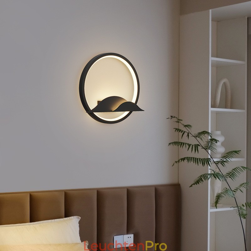 Nordische Wandleuchten für den Innentreppengang am Bett