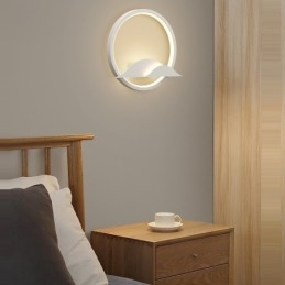 Nordische Wandleuchten für den Innentreppengang am Bett