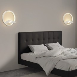 Nordische Wandleuchten für den Innentreppengang am Bett