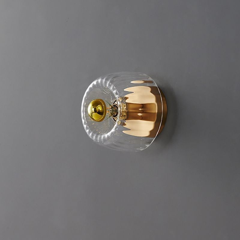 Moderne Wandbeleuchtung mit klarem Glasschirm, gebürstete Wandleuchte