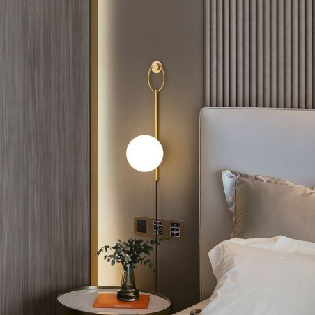 Moderne Globe Wandleuchte aus gebürstetem Goldglas Moderne Globe Wandleuchte aus gebürstetem Goldglas