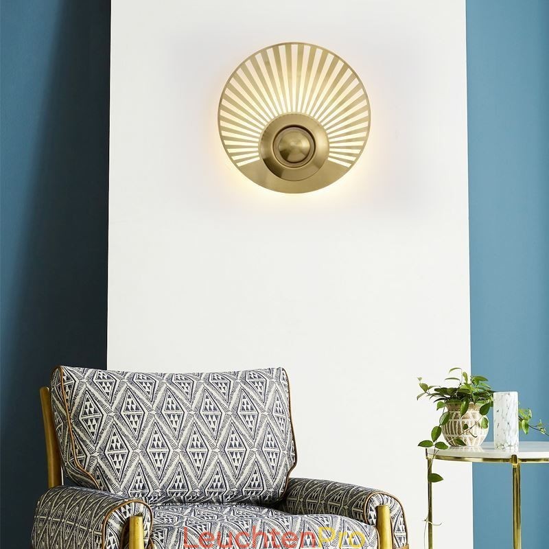 Nordische Messing-Wandlampe, ausgehöhlte runde Form, Wandleuchte