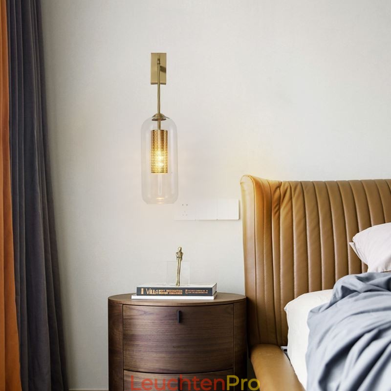 Nordische Messing-Wandlampe mit Innenaussparung aus Zylinderglas