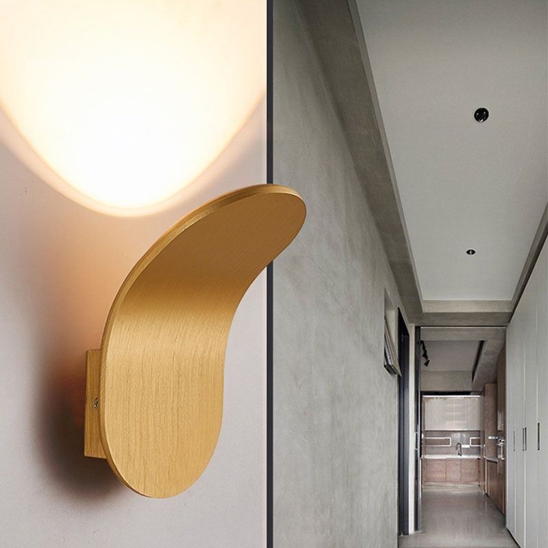 Minimalistische Wandleuchte aus Aluminium