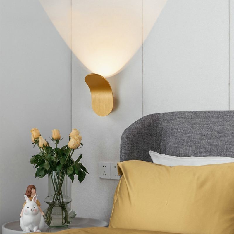 Minimalistische Wandleuchte aus Aluminium