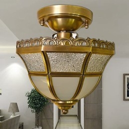 Traditionelle, klassische Einbaustrahler aus Messing und Metall im Mini-Stil