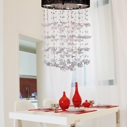 Moderne, halbbündige Deckenleuchte mit 3 Lichtern und Schmetterlingsschirm