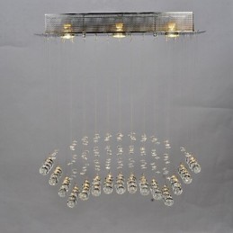 Traditionelle klassische Deckenleuchte aus Kristall und Chrommetall