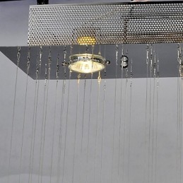 Traditionelle klassische Deckenleuchte aus Kristall und Chrommetall