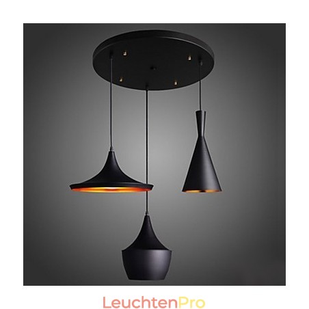 Stromlinienförmige Pendelleuchte in Schwarz Stromlinienförmige Pendelleuchte in Schwarz