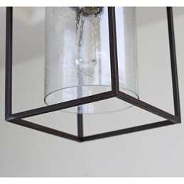 Quadratischer Rahmen der Glasdecke im nordischen Landhausstil